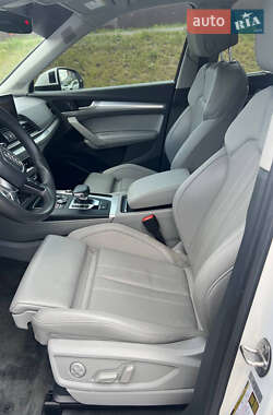 Внедорожник / Кроссовер Audi Q5 2018 в 