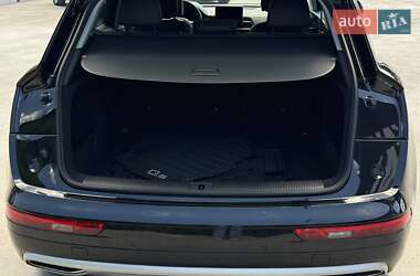 Внедорожник / Кроссовер Audi Q5 2018 в 