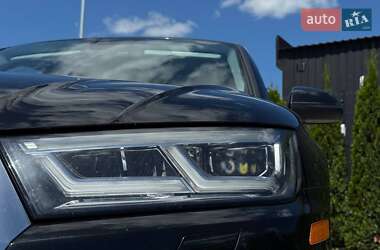 Внедорожник / Кроссовер Audi Q5 2018 в 