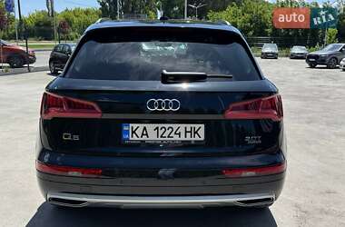 Внедорожник / Кроссовер Audi Q5 2018 в 