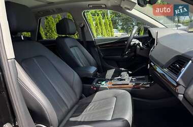 Внедорожник / Кроссовер Audi Q5 2018 в 