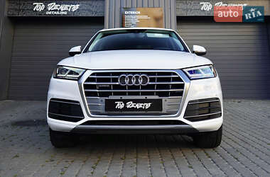 Внедорожник / Кроссовер Audi Q5 2018 в 