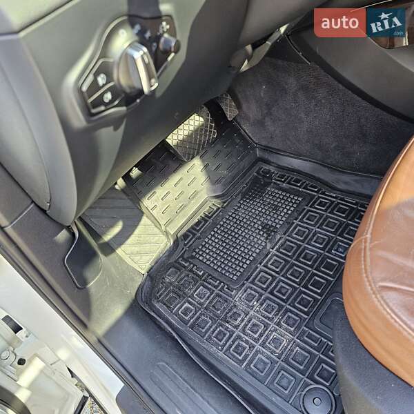 Внедорожник / Кроссовер Audi Q5 2010 в Киеве