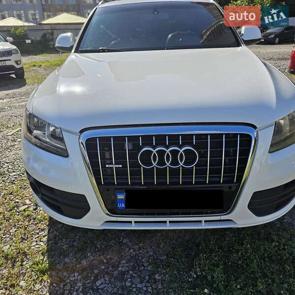 Внедорожник / Кроссовер Audi Q5 2010 в Киеве