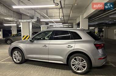 Внедорожник / Кроссовер Audi Q5 2018 в 
