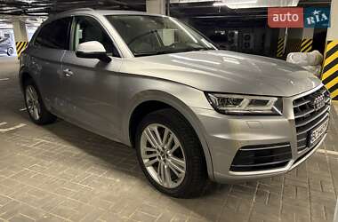 Внедорожник / Кроссовер Audi Q5 2018 в 