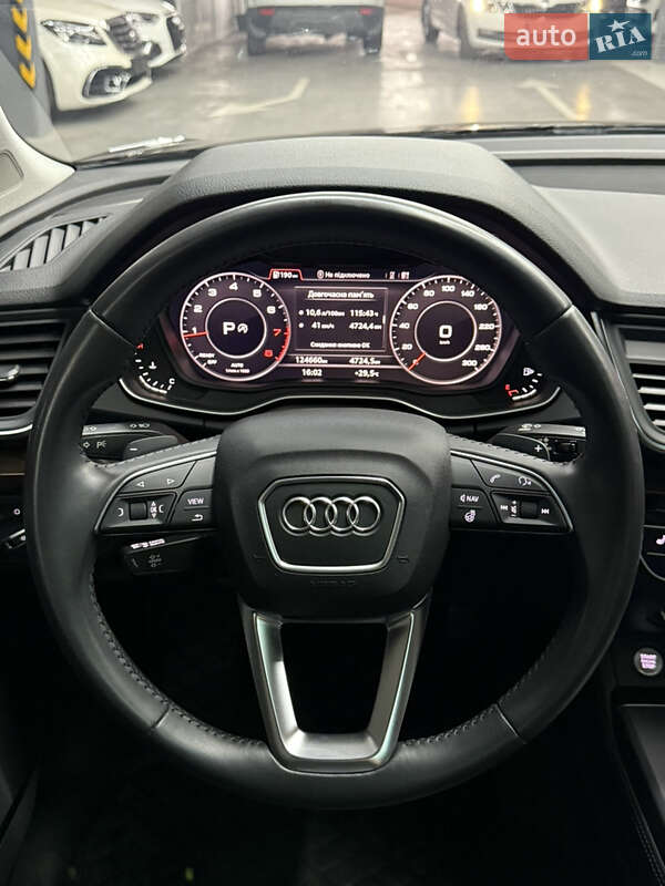 Внедорожник / Кроссовер Audi Q5 2019 в Одессе