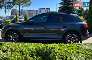 Внедорожник / Кроссовер Audi Q5 2017 в 