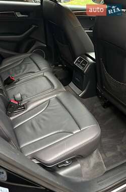 Внедорожник / Кроссовер Audi Q5 2017 в 