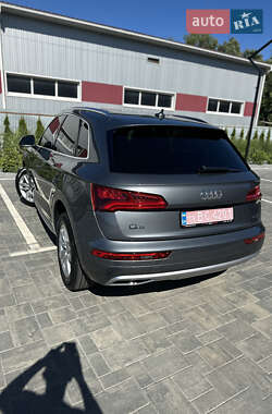 Внедорожник / Кроссовер Audi Q5 2020 в 