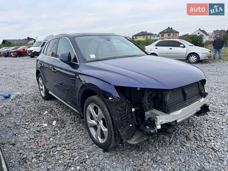 Внедорожник / Кроссовер Audi Q5 2022 в 