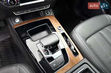 Внедорожник / Кроссовер Audi Q5 2022 в 