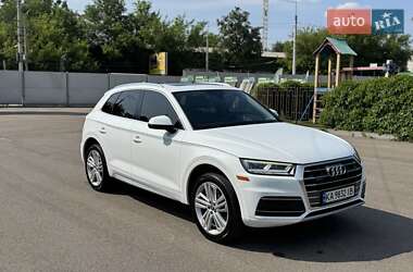 Внедорожник / Кроссовер Audi Q5 2017 в 