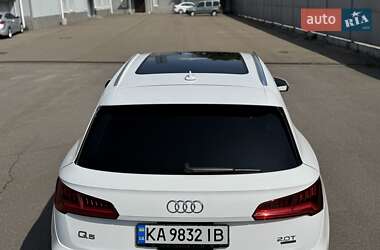 Внедорожник / Кроссовер Audi Q5 2017 в 