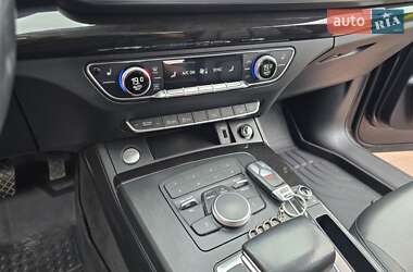 Внедорожник / Кроссовер Audi Q5 2019 в 