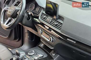 Внедорожник / Кроссовер Audi Q5 2019 в 
