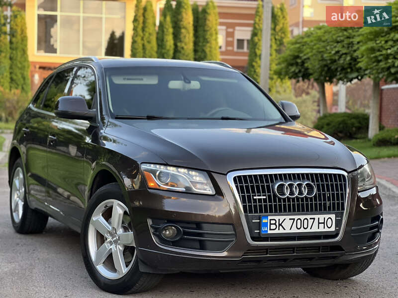 Внедорожник / Кроссовер Audi Q5 2010 в 