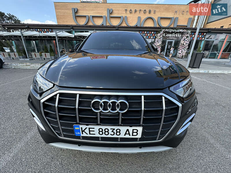 Внедорожник / Кроссовер Audi Q5 2022 в 