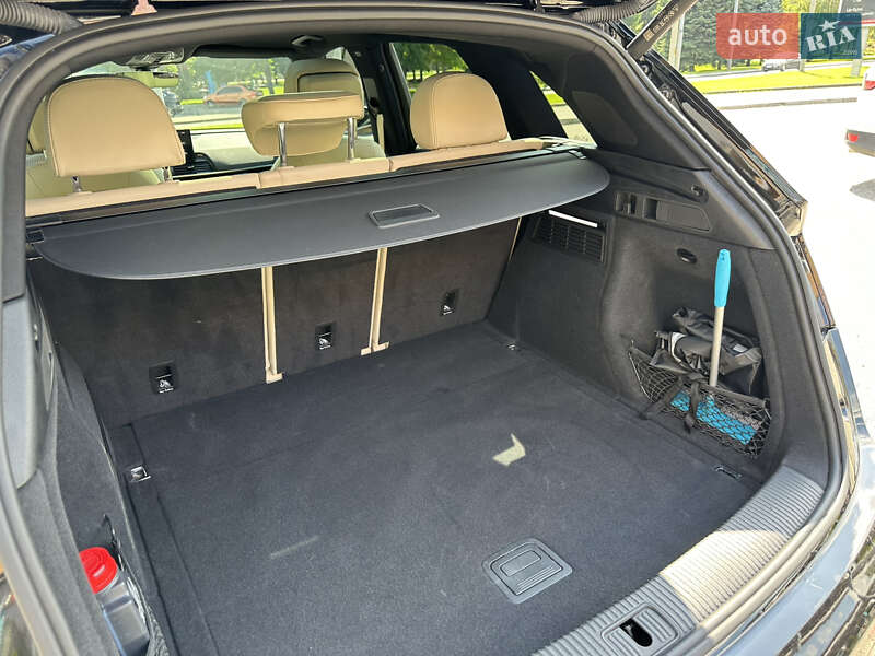 Позашляховик / Кросовер Audi Q5 2022 в Дніпрі