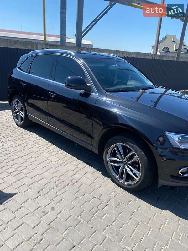 Внедорожник / Кроссовер Audi Q5 2013 в Мукачево
