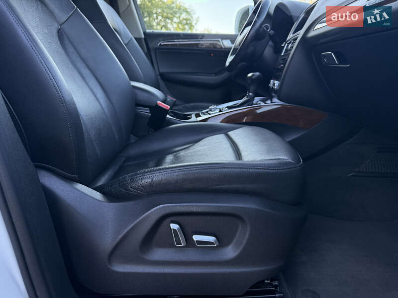 Внедорожник / Кроссовер Audi Q5 2015 в Самборе