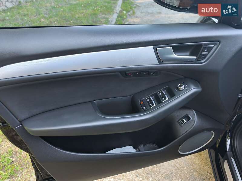 Внедорожник / Кроссовер Audi Q5 2016 в Обухове