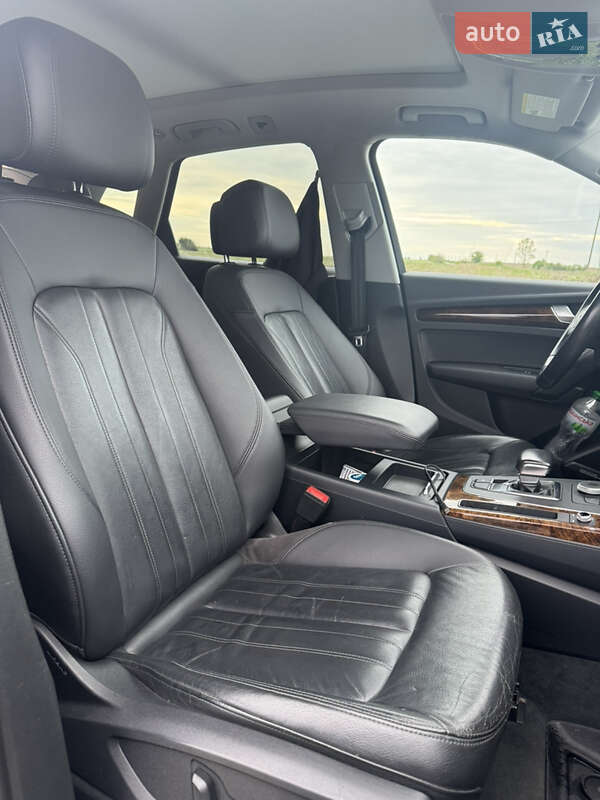 Внедорожник / Кроссовер Audi Q5 2017 в Львове