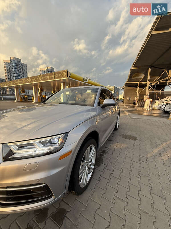 Внедорожник / Кроссовер Audi Q5 2018 в Киеве