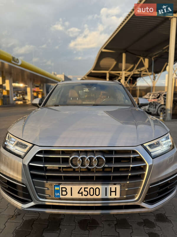 Внедорожник / Кроссовер Audi Q5 2018 в Киеве