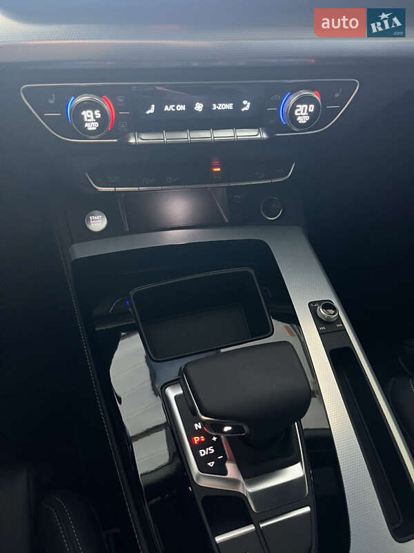 Внедорожник / Кроссовер Audi Q5 2023 в Киеве