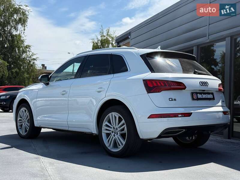 Внедорожник / Кроссовер Audi Q5 2018 в Ровно фото 5 Внедорожник / Кроссовер Audi Q5 2018 в Ровно