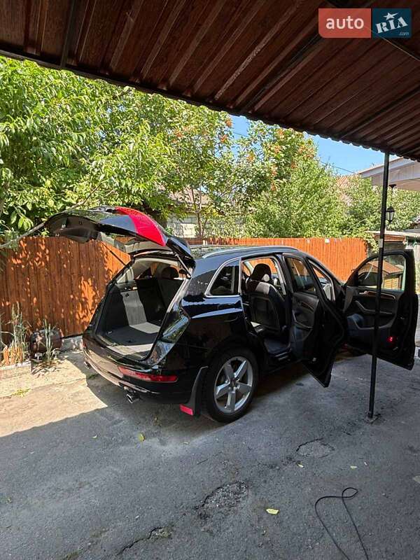 Позашляховик / Кросовер Audi Q5 2011 в Житомирі