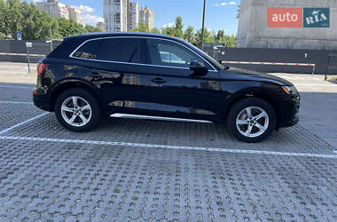 Внедорожник / Кроссовер Audi Q5 2022 в 