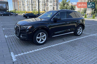 Внедорожник / Кроссовер Audi Q5 2022 в 