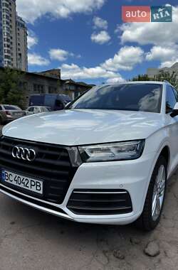 Внедорожник / Кроссовер Audi Q5 2017 в 