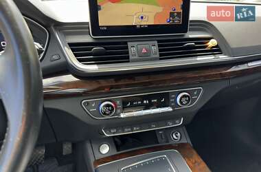 Внедорожник / Кроссовер Audi Q5 2017 в 