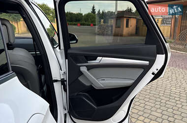 Позашляховик / Кросовер Audi Q5 2024 в 