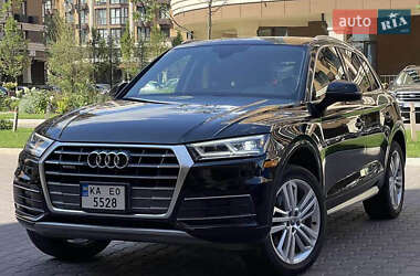 Внедорожник / Кроссовер Audi Q5 2018 в 