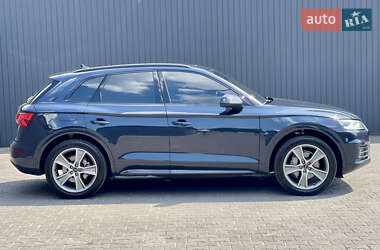Позашляховик / Кросовер Audi Q5 2019 в 
