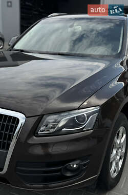 Внедорожник / Кроссовер Audi Q5 2011 в Каменец-Подольском
