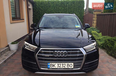 Внедорожник / Кроссовер Audi Q5 2017 в 