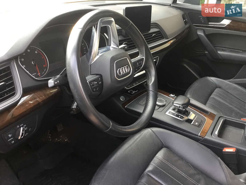 Внедорожник / Кроссовер Audi Q5 2017 в Ровно