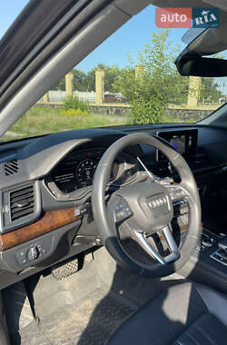 Внедорожник / Кроссовер Audi Q5 2018 в 