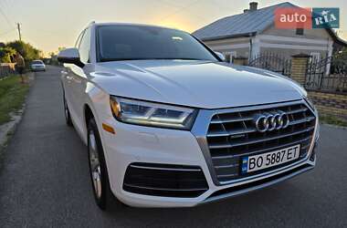 Внедорожник / Кроссовер Audi Q5 2018 в 