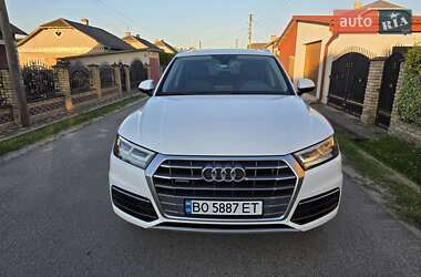 Внедорожник / Кроссовер Audi Q5 2018 в 