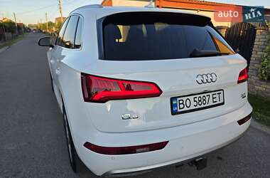 Внедорожник / Кроссовер Audi Q5 2018 в 