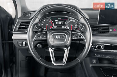 Внедорожник / Кроссовер Audi Q5 2018 в 
