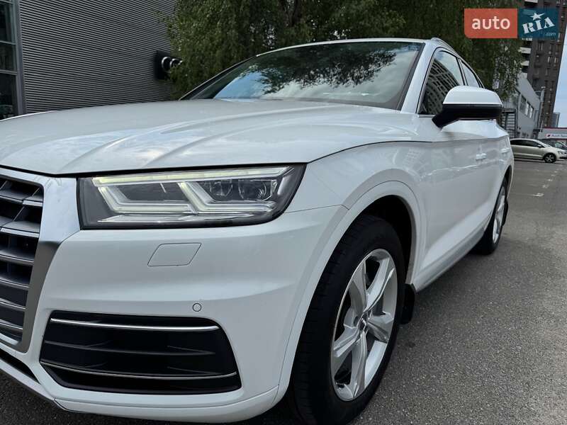 Позашляховик / Кросовер Audi Q5 2020 в Києві