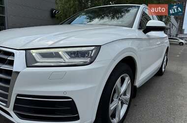 Внедорожник / Кроссовер Audi Q5 2020 в 