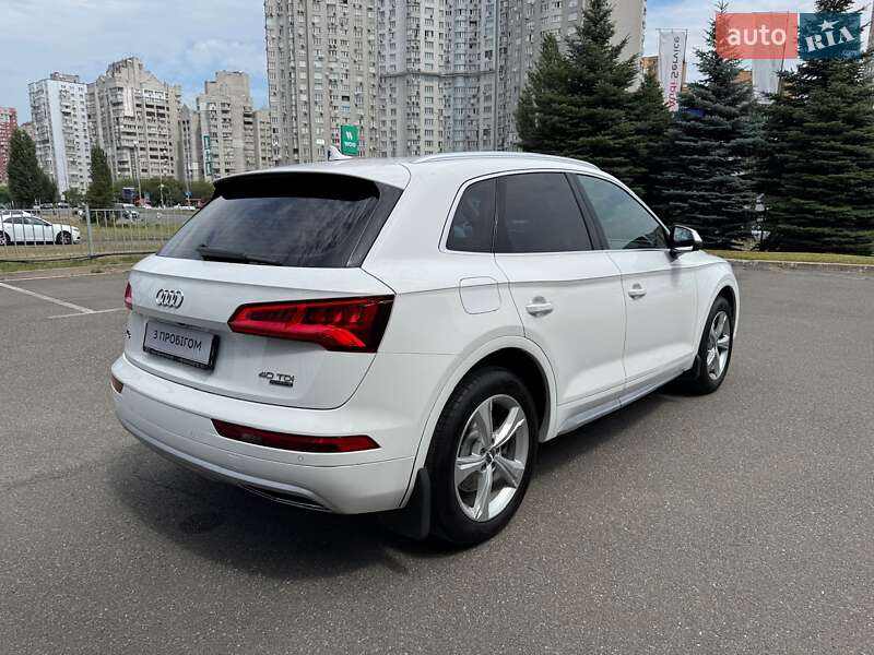 Позашляховик / Кросовер Audi Q5 2020 в Києві